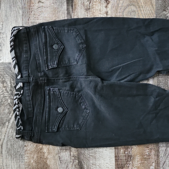 ❤️ 3/$20 Bundle Me!  Time and Tru bootcut size 8 black with zebra belt - Picture 5 of 9